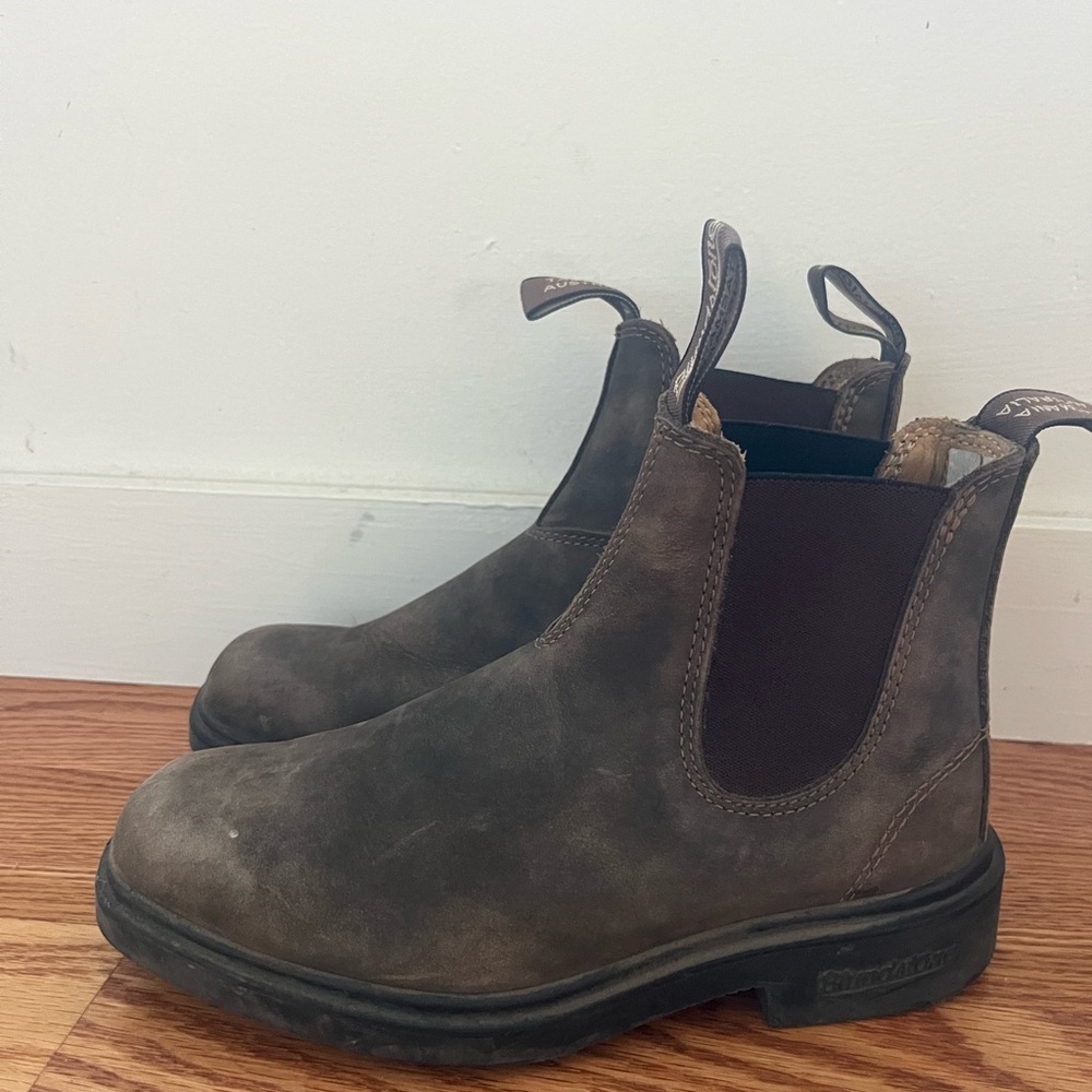 Blundstone Women’ Dark Brown Chelsea Boots